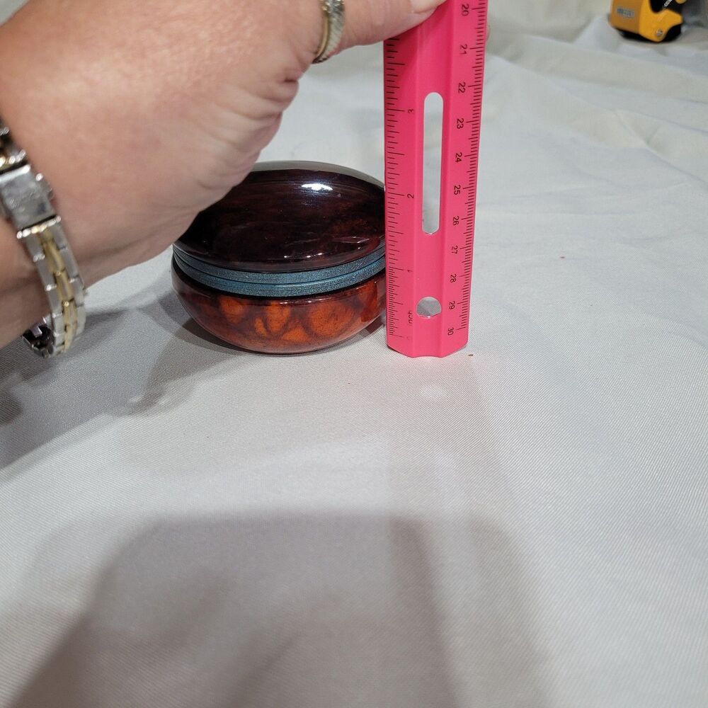 Genuine Red Alabaster Hand Carved Round Dresser Trinket Box, Made in Italy - Picture 5 of 6